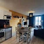 Appartement, Vue Panoramique Avec Terrasse, Parking, Aux Angles * Les Angles (Pyrenees-Orientales)